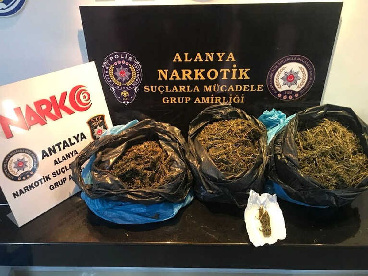 Atalya\'da Esrar ve Çok Sayıda Kaçak Malzeme Ele Geçirildi