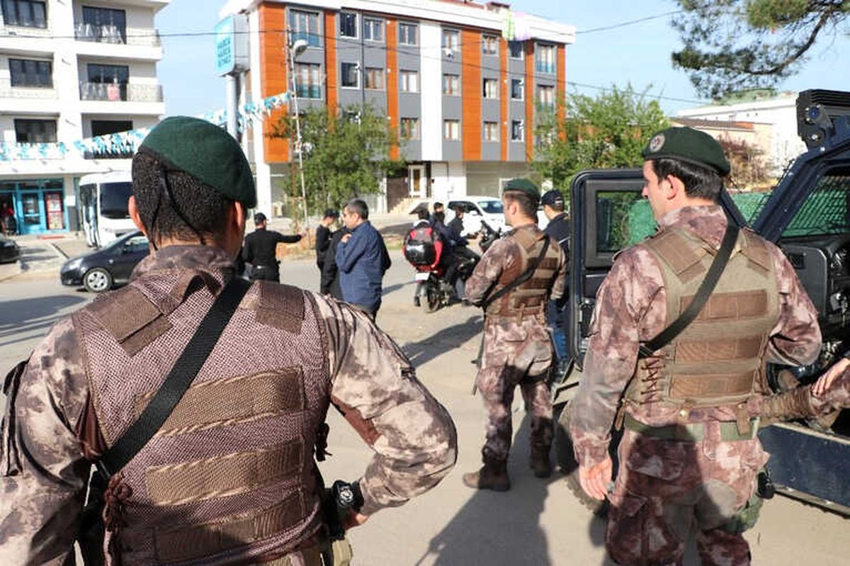 Aydos Ormanı\'nda Hava Destekli Narkotik Operasyonu