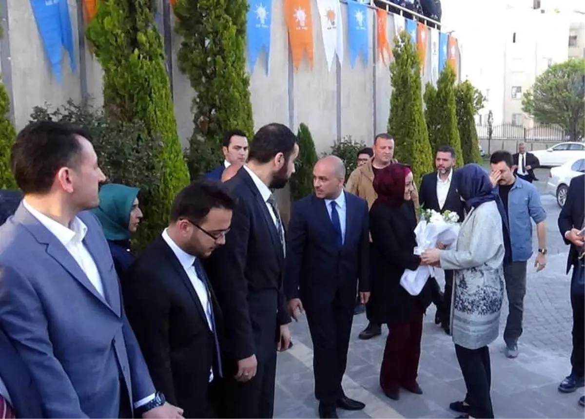 Bakan Kaya, AK Parti Gençlik Kolları Kongresi\'ne Katıldı