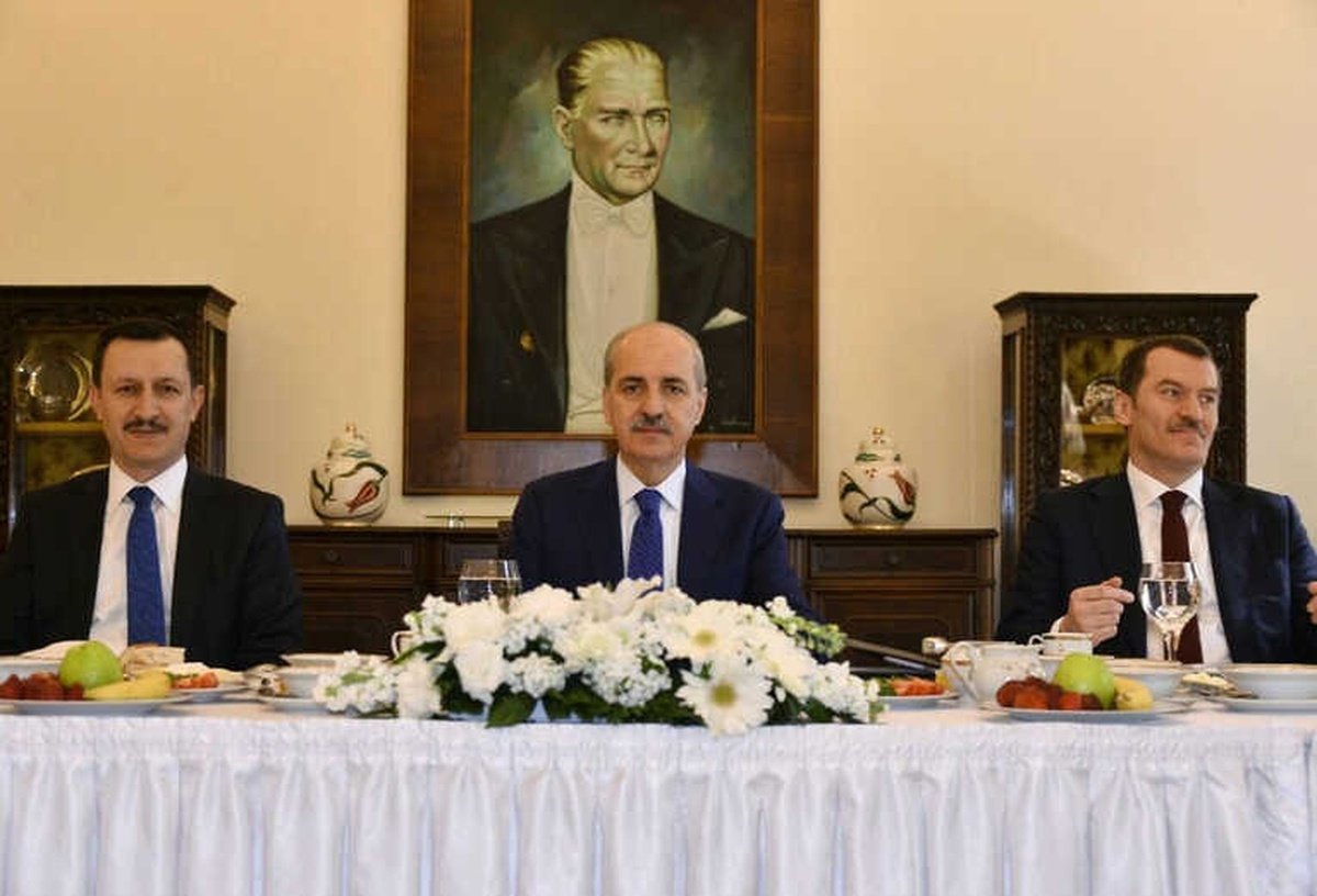 Bakan Kurtulmuş, TBMM Milli Eğitim ve Kültür Komisyonu Üyeleriyle Buluştu