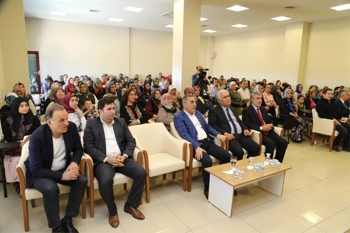 Başkan Çelikcan: "Sosyal ve Kültürel Belediyeciliğin En Güzel Örneklerini Sergiliyoruz"