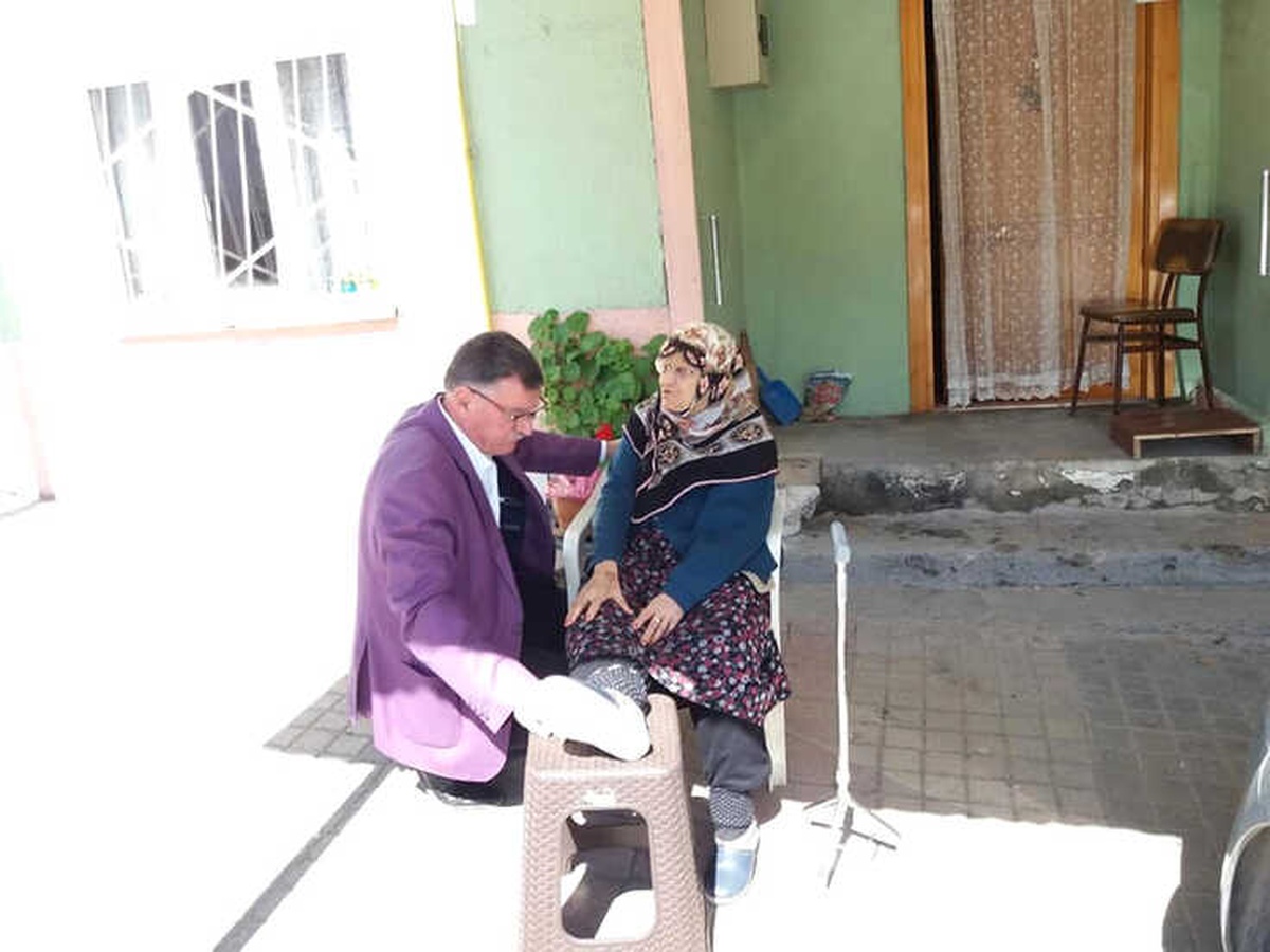Başkan Duymuş Yaşlıları ve Esnafı Ziyaret Etti