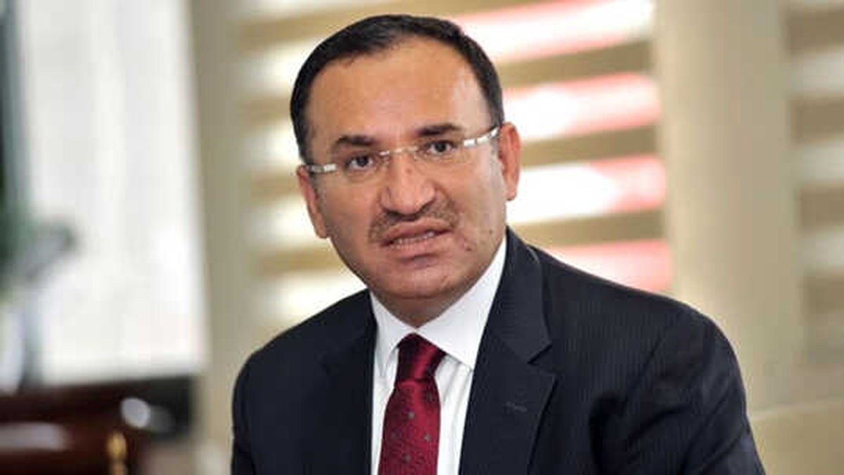 Bozdağ: Bir Kamuflaj da Kılıçdaroğlu Giysin