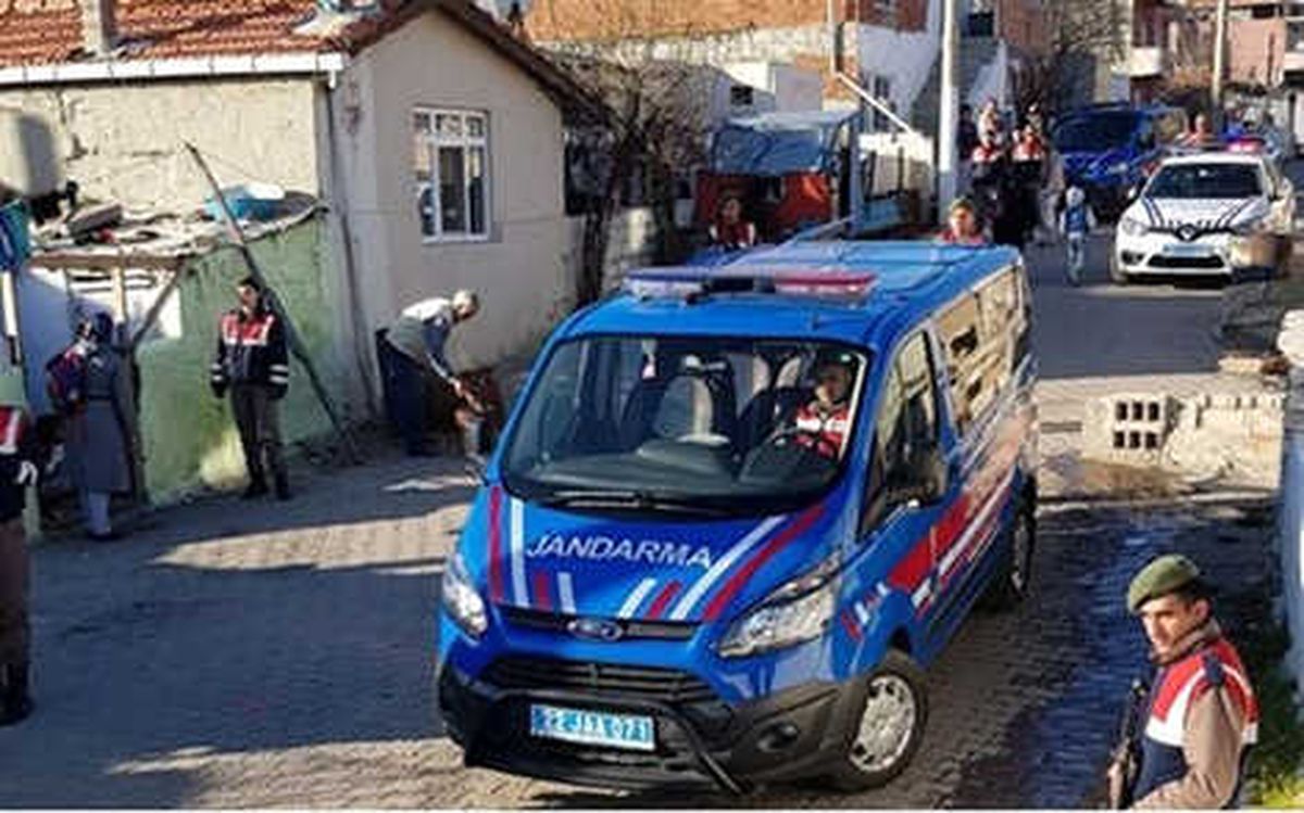 Edirne\'de Polis ve Jandarmadan Uyuşturucu Tacirleri ve Hırsızlara Baskın