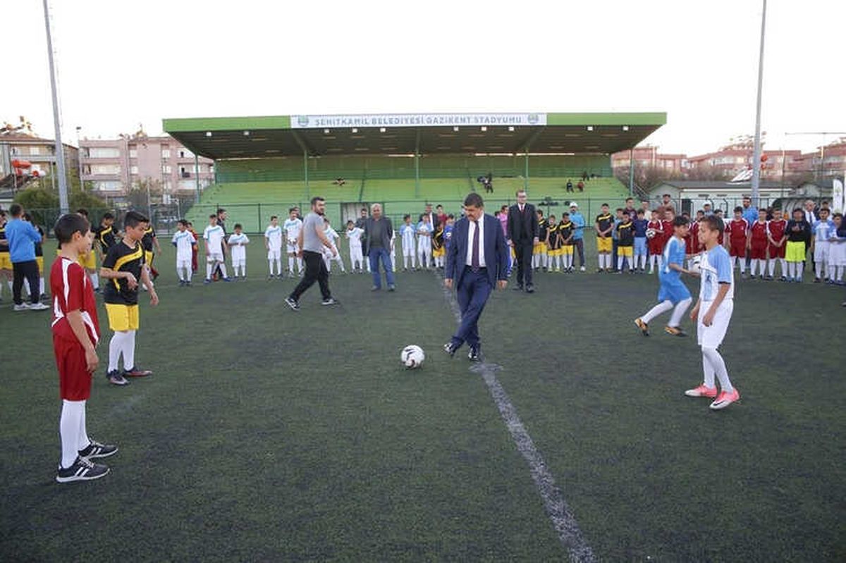 Futbol Sevgisiyle Yeşil Sahada Buluştular