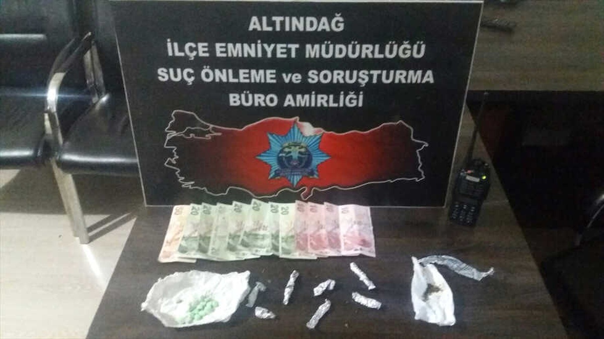 Gençleri Zehirleyen Sokak Satıcıları Suçüstü Yakalandı