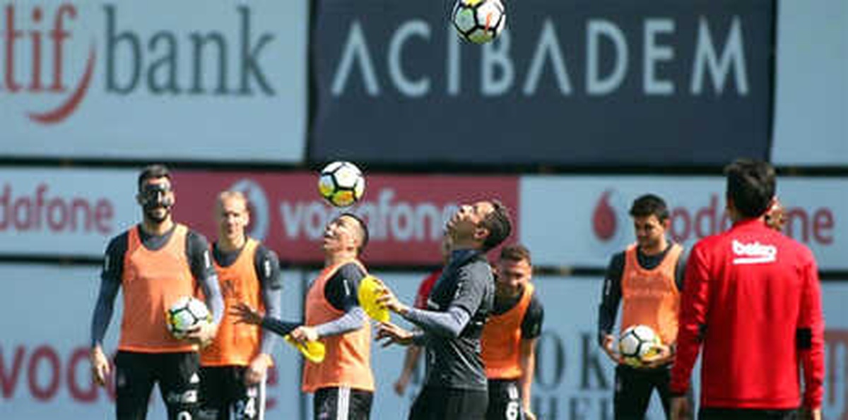 Gökhan Gönül ve Töre Takımdan Ayrı Çalıştı