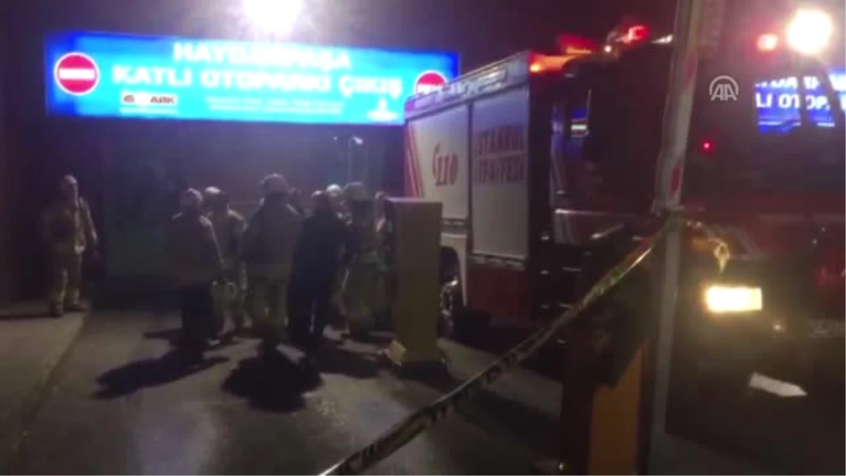 Haydarpaşa Hastanesi\'nin Yan Tarafındaki Otoparkta Araç Yangını