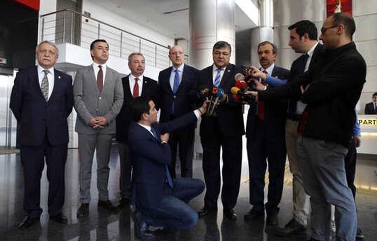 Kılıçdaroğlu, Milletvekilleriyle Görüşüyor
