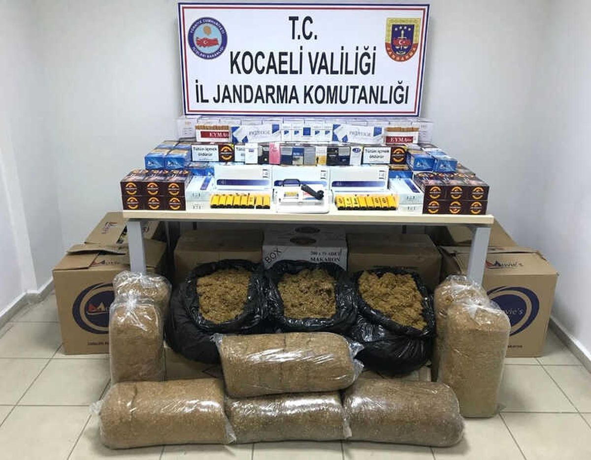 Kocaeli\'de Kaçak Sigara Operasyonunda 2 Kişi Tutuklandı