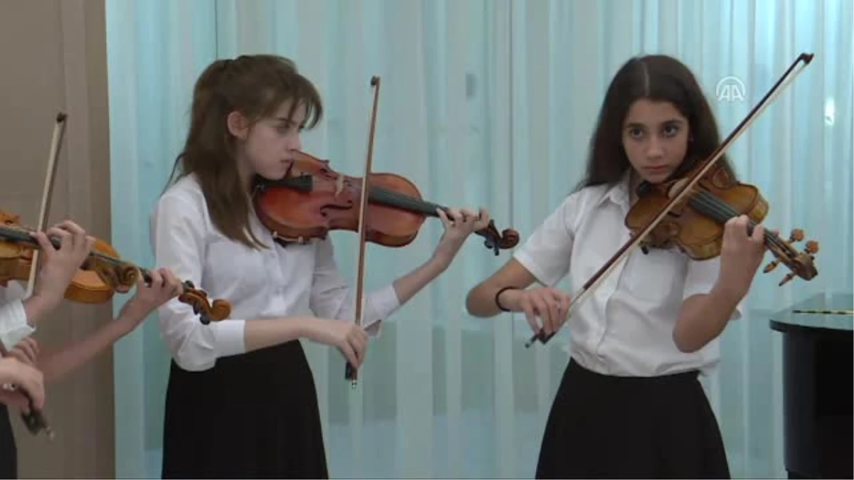Kuzey Kıbrıslı Öğrencilerden Japonya\'da Müzik Ziyafeti