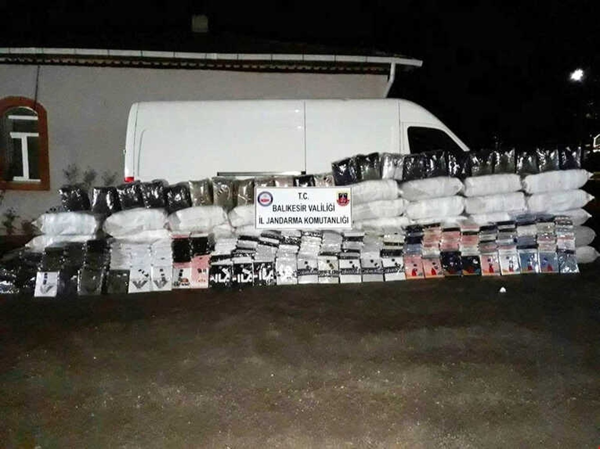 Marka Kıyafetlerin Taklitleri Ele Geçirildi