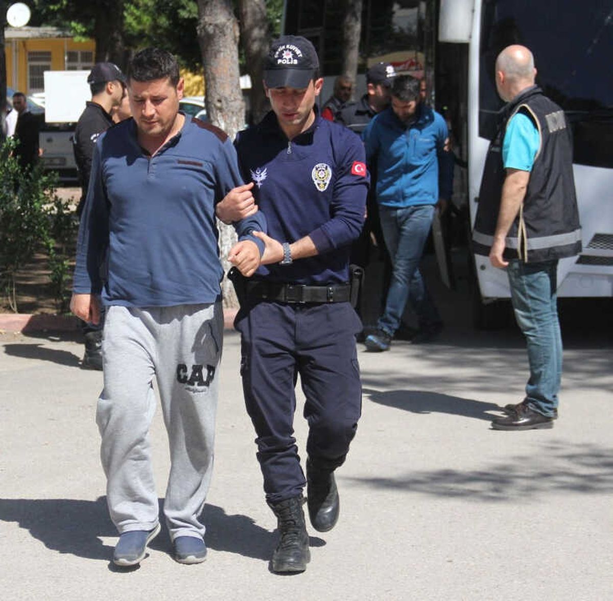 Muvazzaf Askerlere Fetö Operasyonu