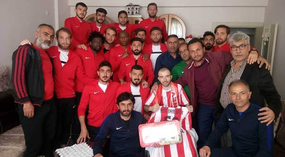 Nevşehirsporlu Futbolcular Afrin Gazisi Didinmez\'i Ziyaret Etti