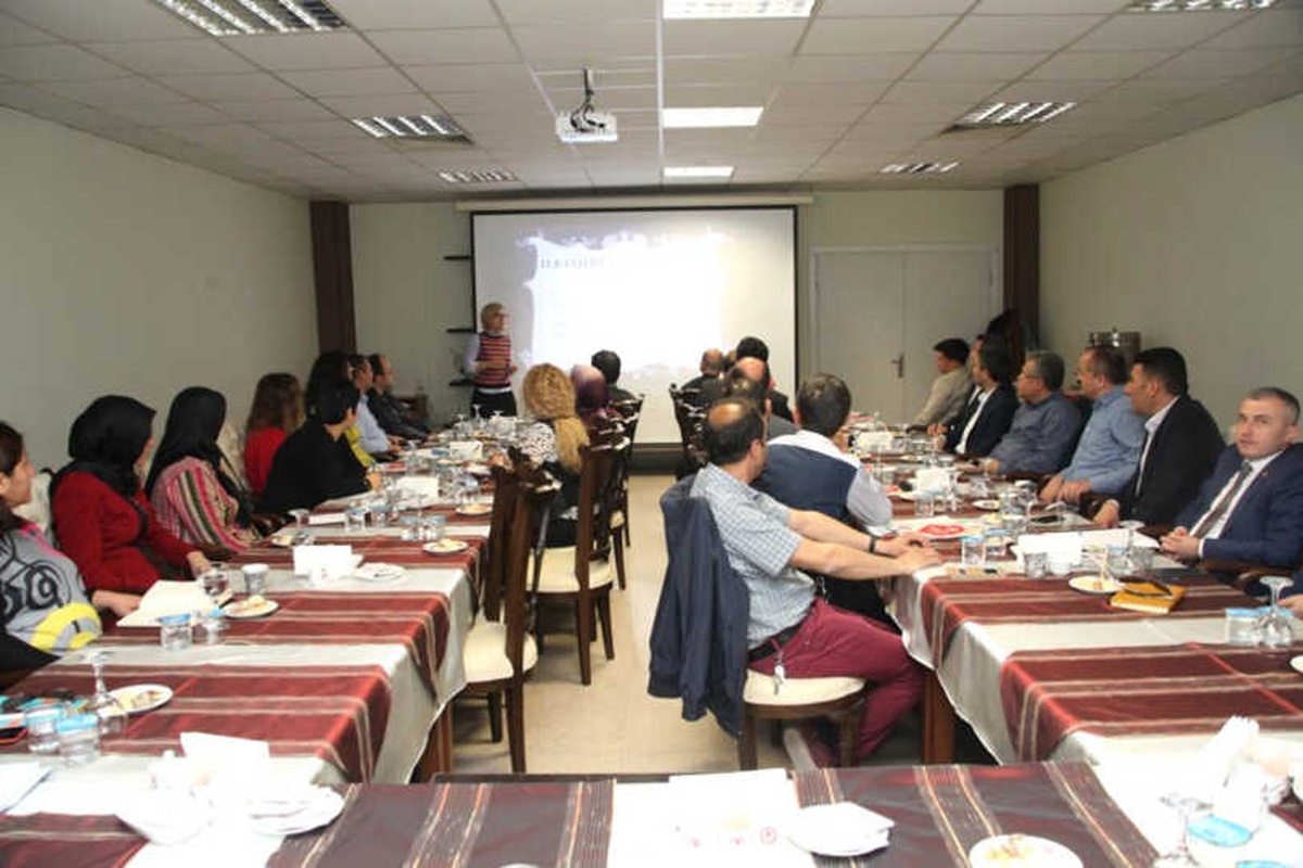 Sdü\'de Göreve Başlayan Şeflere Hizmet İçi Eğitim