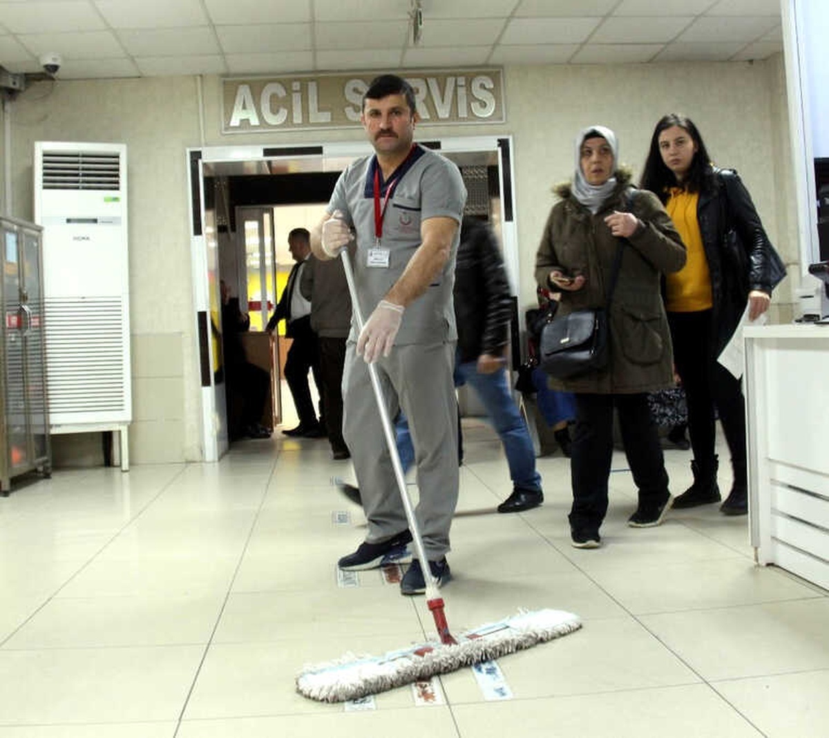Temizlik Görevlisinden Hayat Kurtaran Müdahale