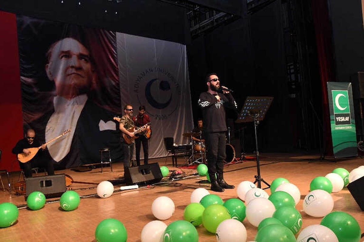 Üniversitede Yeşilay Gençlik Konseri Düzendi