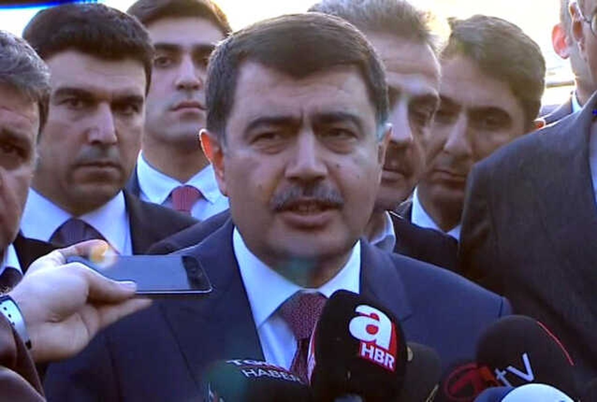 Vali Şahin: "Yangın Büyük Ölçüde Kontrol Altına Alındı"