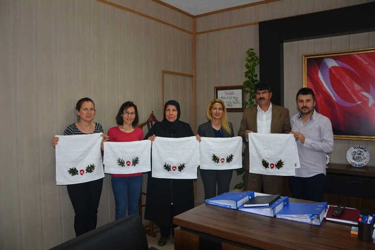 Afrin\'deki Askerlere El Emeği Göz Nuru Hediyeler