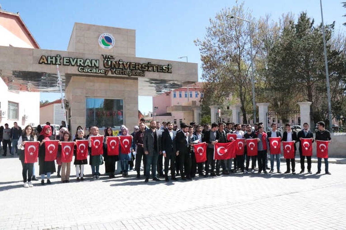 AK Parti Gençlik Kollarından \'Üniversitelerde Teröre Hayır\' Çağrısı
