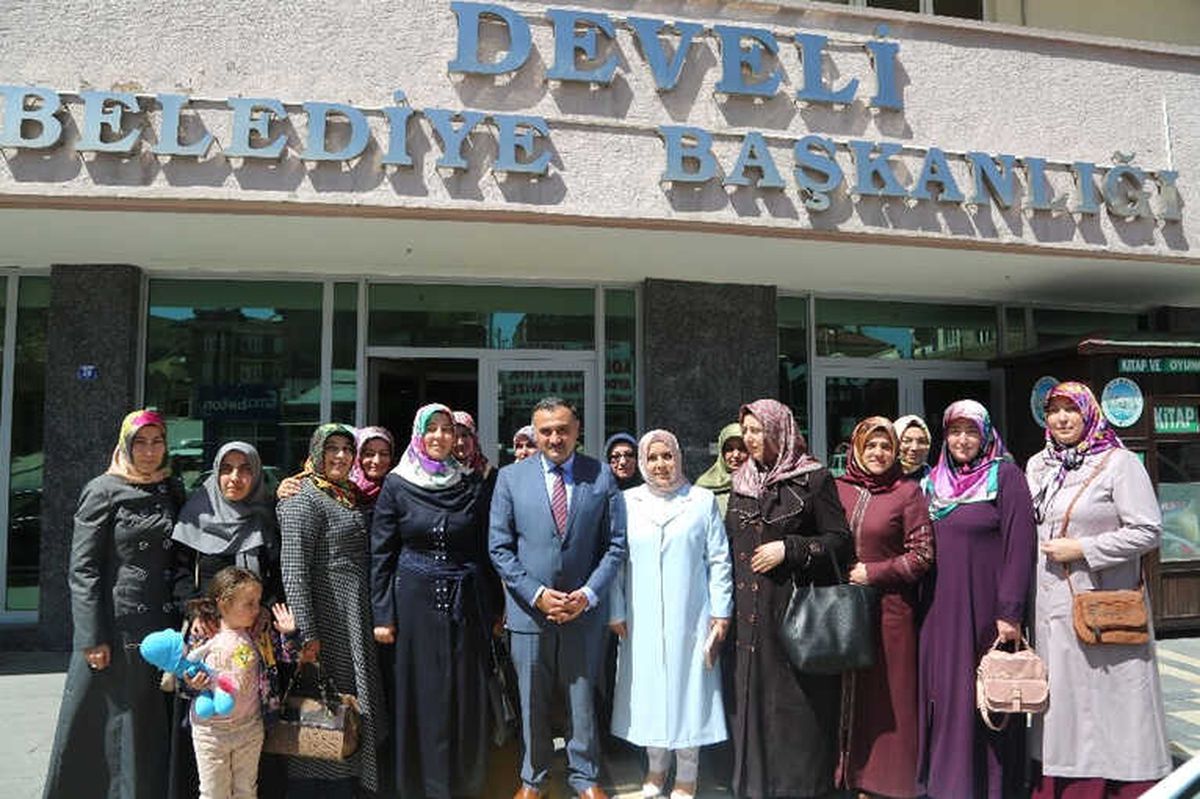 Ak Partili Kadınlar Başkan Cabbar\'ı Ziyaret Etti