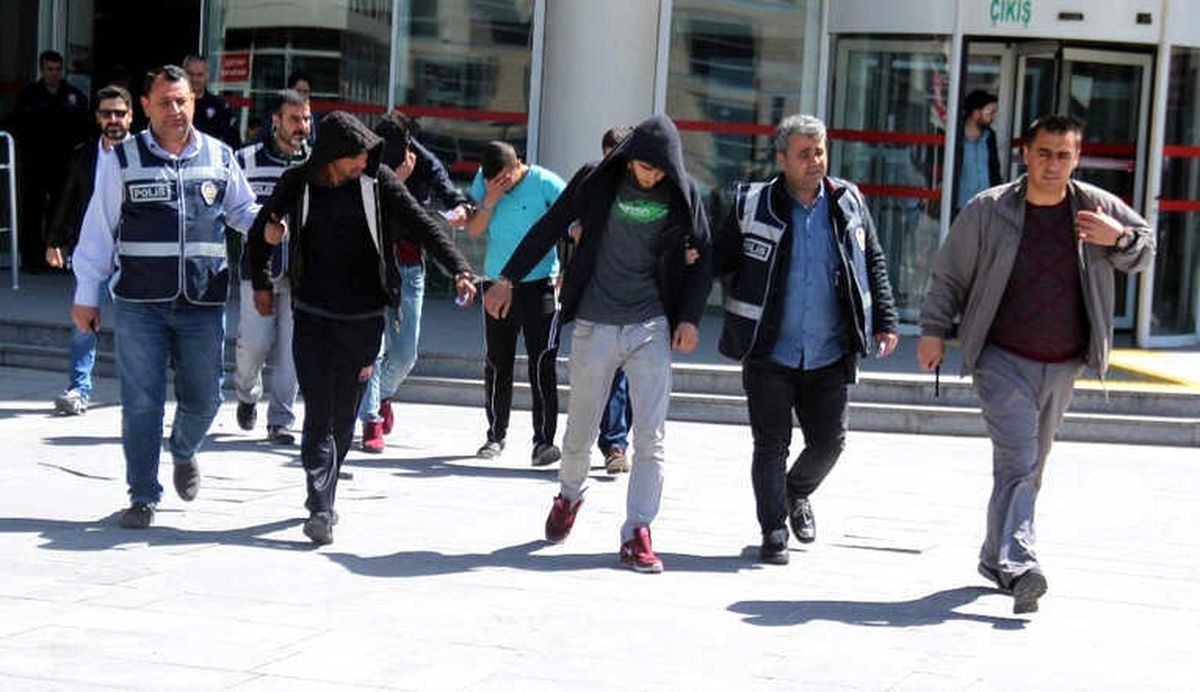 Akü Hırsızları Yakalandı