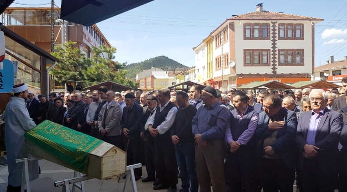 Arının Soktuğu Şahıs Hayatını Kaybetti