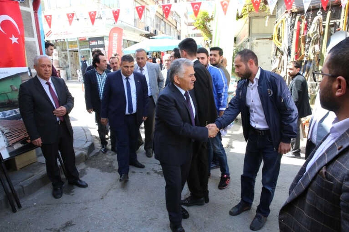 Başkan Büyükkılıç, Camikebir Esnafını Ziyaret Etti