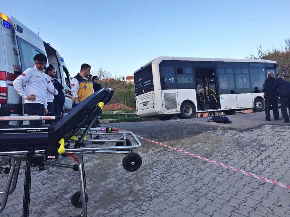 Belediye Otobüsünün Altında Kalan Çocuk Hayatını Kaybetti