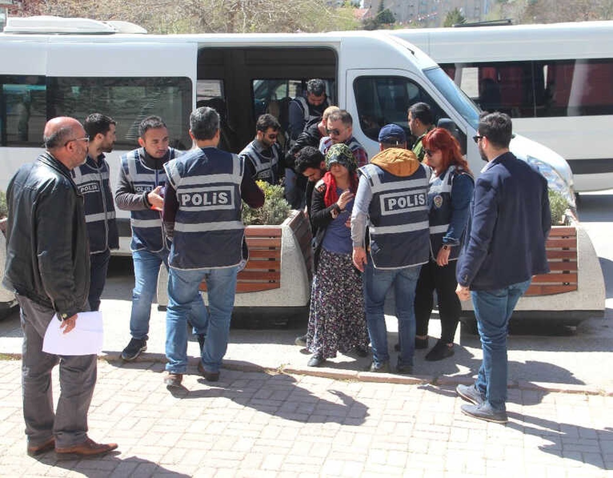 Çocuklara Hırsızlık Yaptıran 3 Şüpheli Tutuklandı