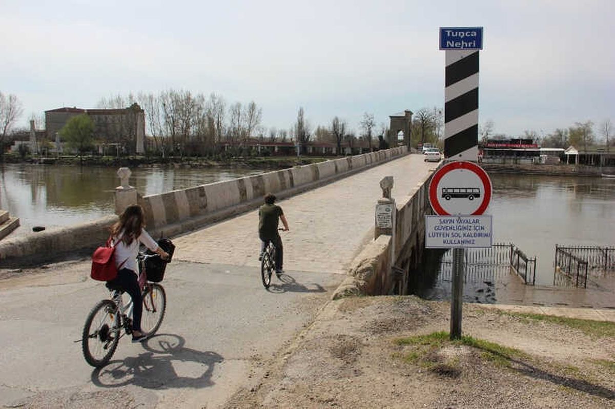 Edirne\'de Tunca Nehri Yatağına Döndü