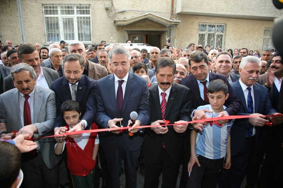 Elazığ\'da Spor ve Sosyal Yaşam Merkezi\'nin 7\'incisi Açıldı