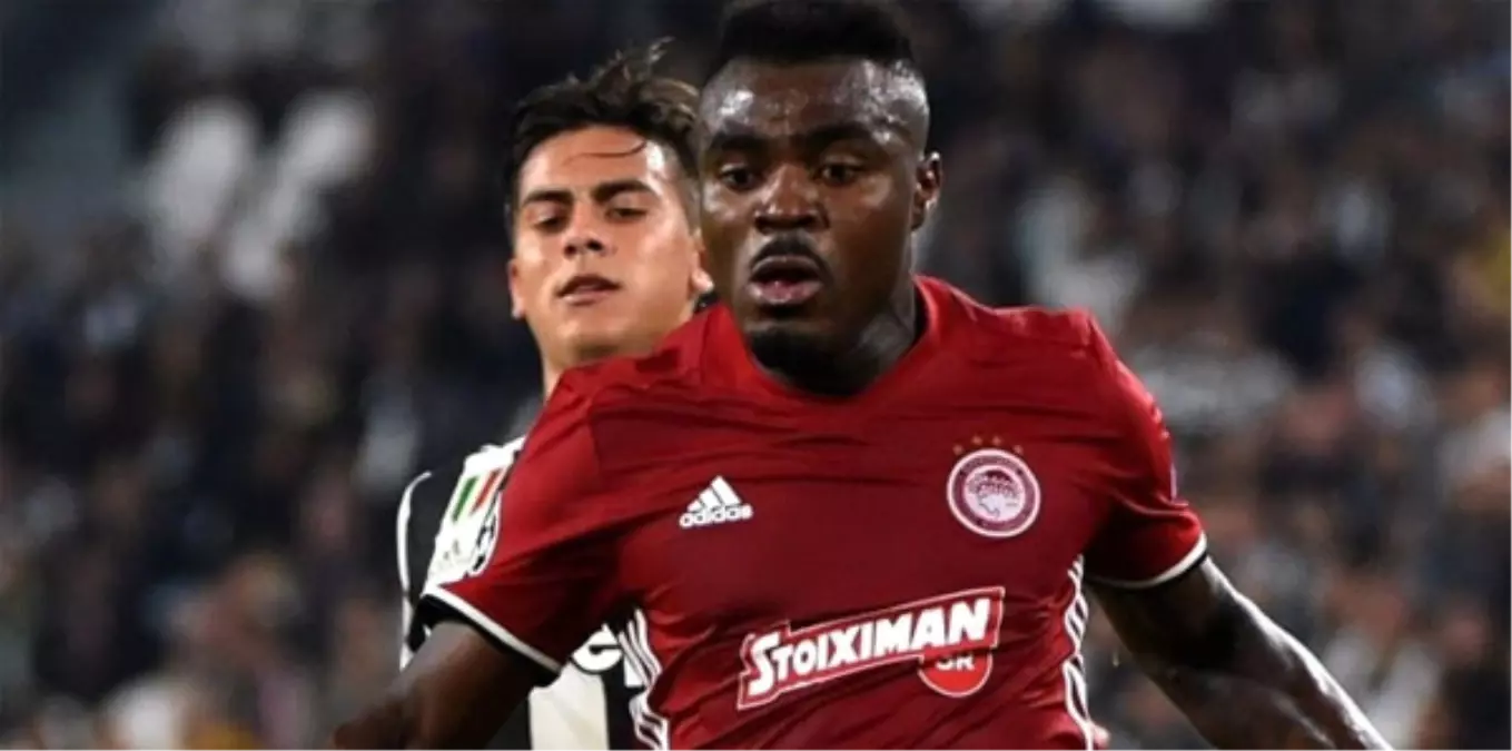 Emenike Açıklaması; "Fenerbahçe\'den Kazık Yedik"