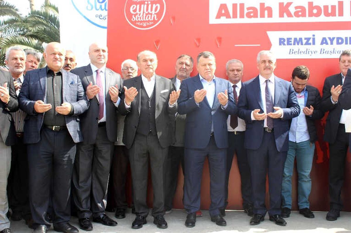 Eyüpsultan\'da Mehmetçik İçin 15 Bin Lokum Dağıtıldı