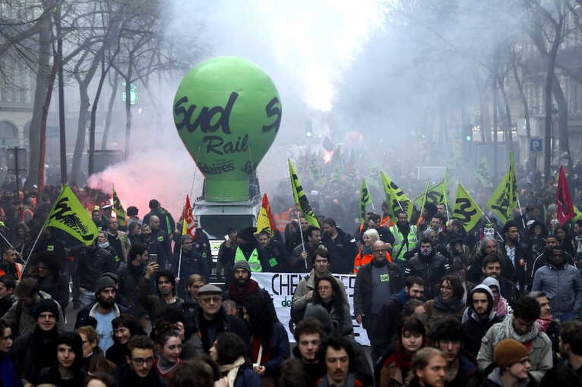 Fransa\'da Demiryolu Grevinde Hükümet ile Sendikalar Arasında Uyuşmazlık