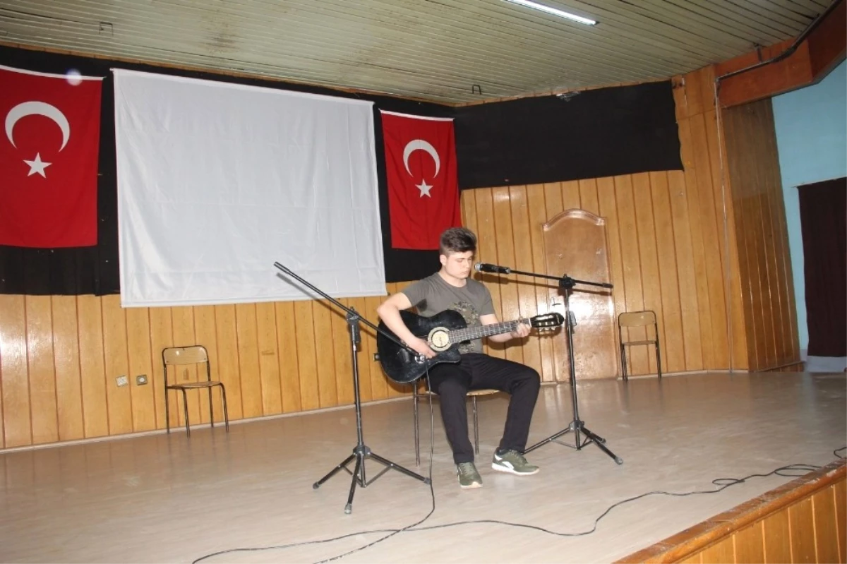 Hisarcık\'ta Ortaokul ve Liseler Arası Ses Yarışması