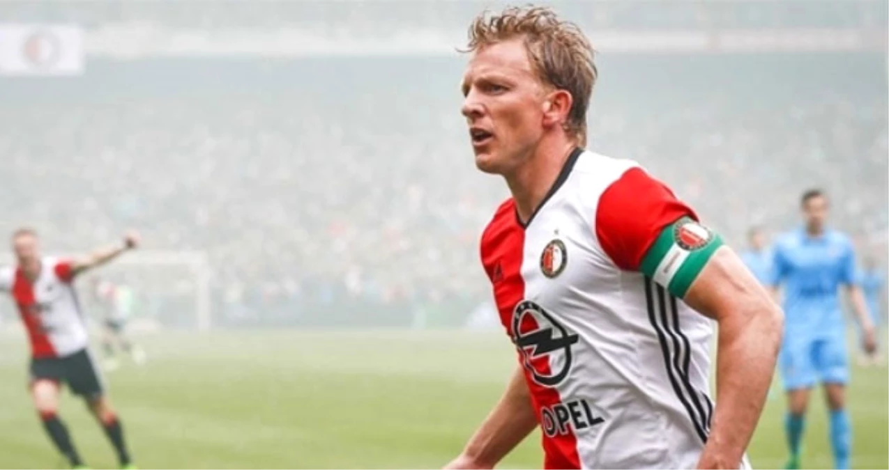 Hollandalı Dirk Kuyt Futbola Geri Dönüyor