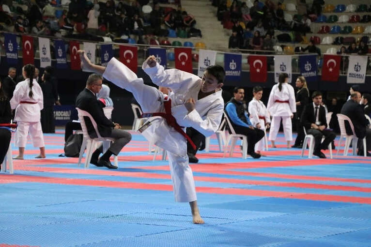 İllerarası Karate-Do Lig Şampiyonası\'nda 3\'üncü Etaba Gelindi