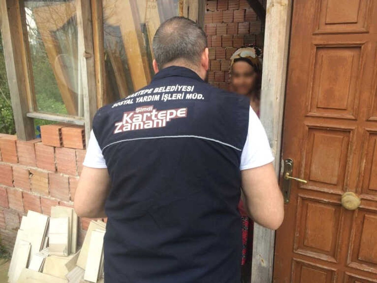 Kartepe\'de Gıda Yardımları Sürüyor