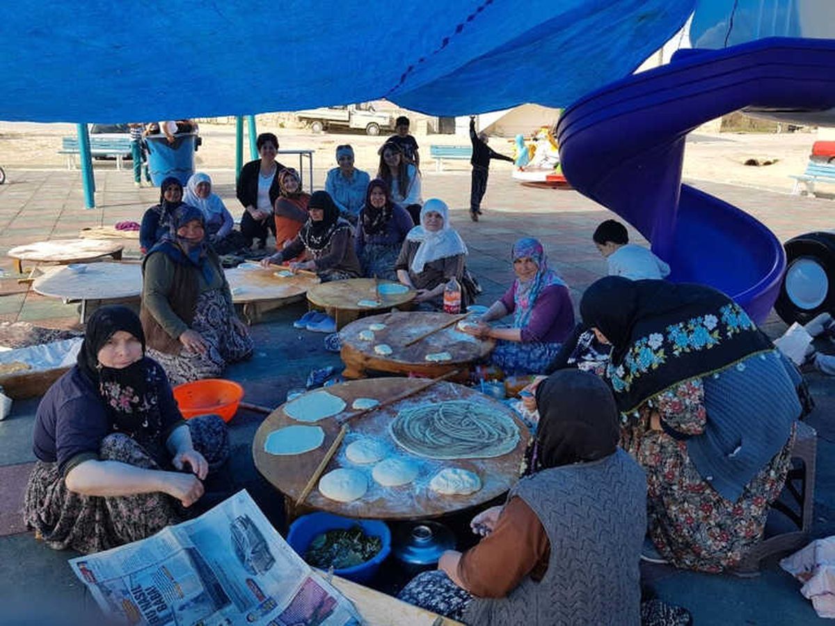 Kütahya\'nın Ağaçköy Mahallesi\'nde Şehitlerimiz İçin Gözleme Hayrı