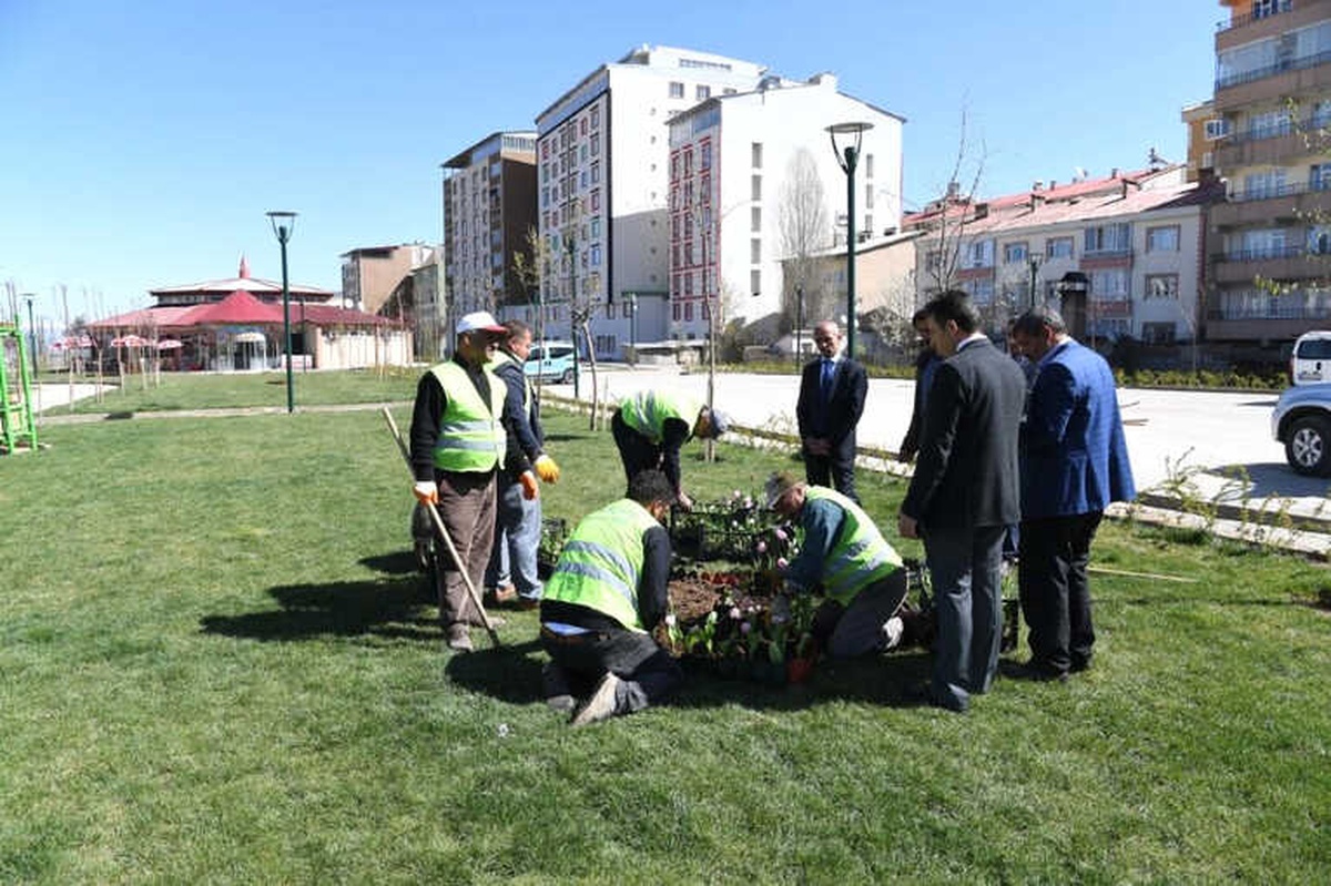 Lale Vadisi Parkı\'nda Lale Soğanı Ekimi Yapıldı