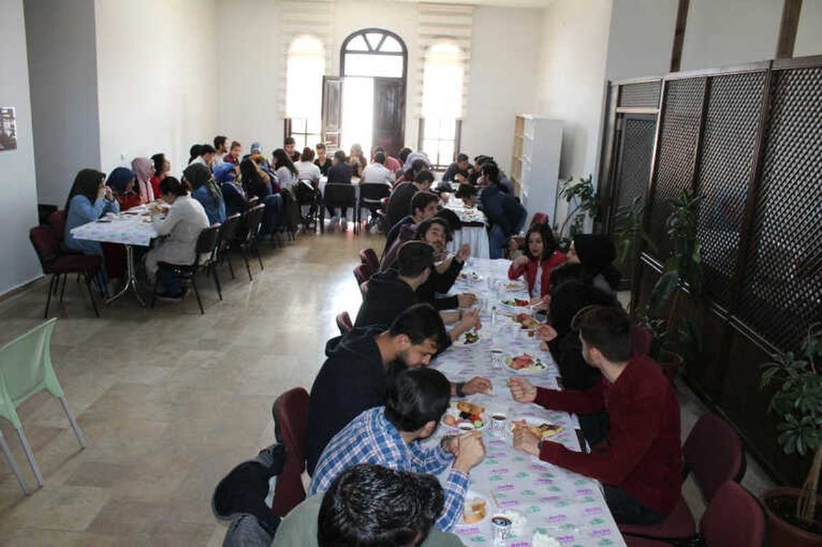 Lise Öğrencileri Hedefleri Hakkında Büyüklerinden Bilgi Aldı