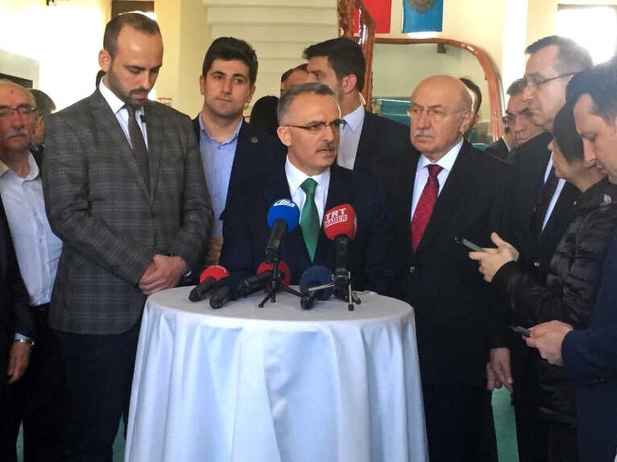 Maliye Bakanı Ağbal: "İlk Çeyreğe İlişkin Gelen Öncü Göstergeler İşlerin Yolunda Gittiğini...