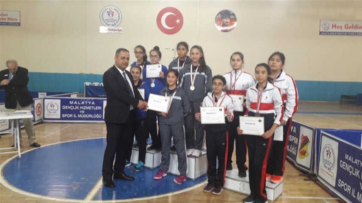 Masa Tenisi Grup Müsabakaları Tamamlandı