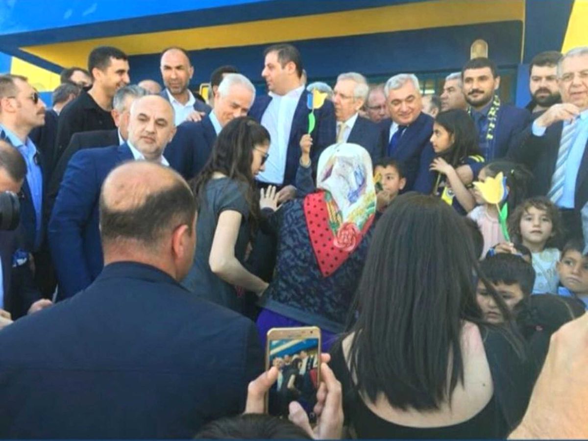 Memleketinde Sürprizlerle Karşılandı