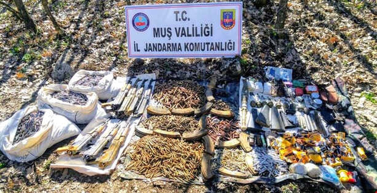 Muş\'ta PKK\'ya Ait Çok Sayıda Silah ve Mühimmat Ele Geçirildi