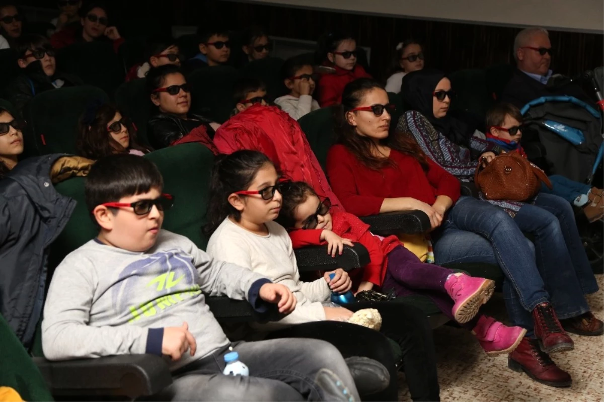 Odunpazarı Belediyesi 3d Film Gösterimlerine Devam Ediyor