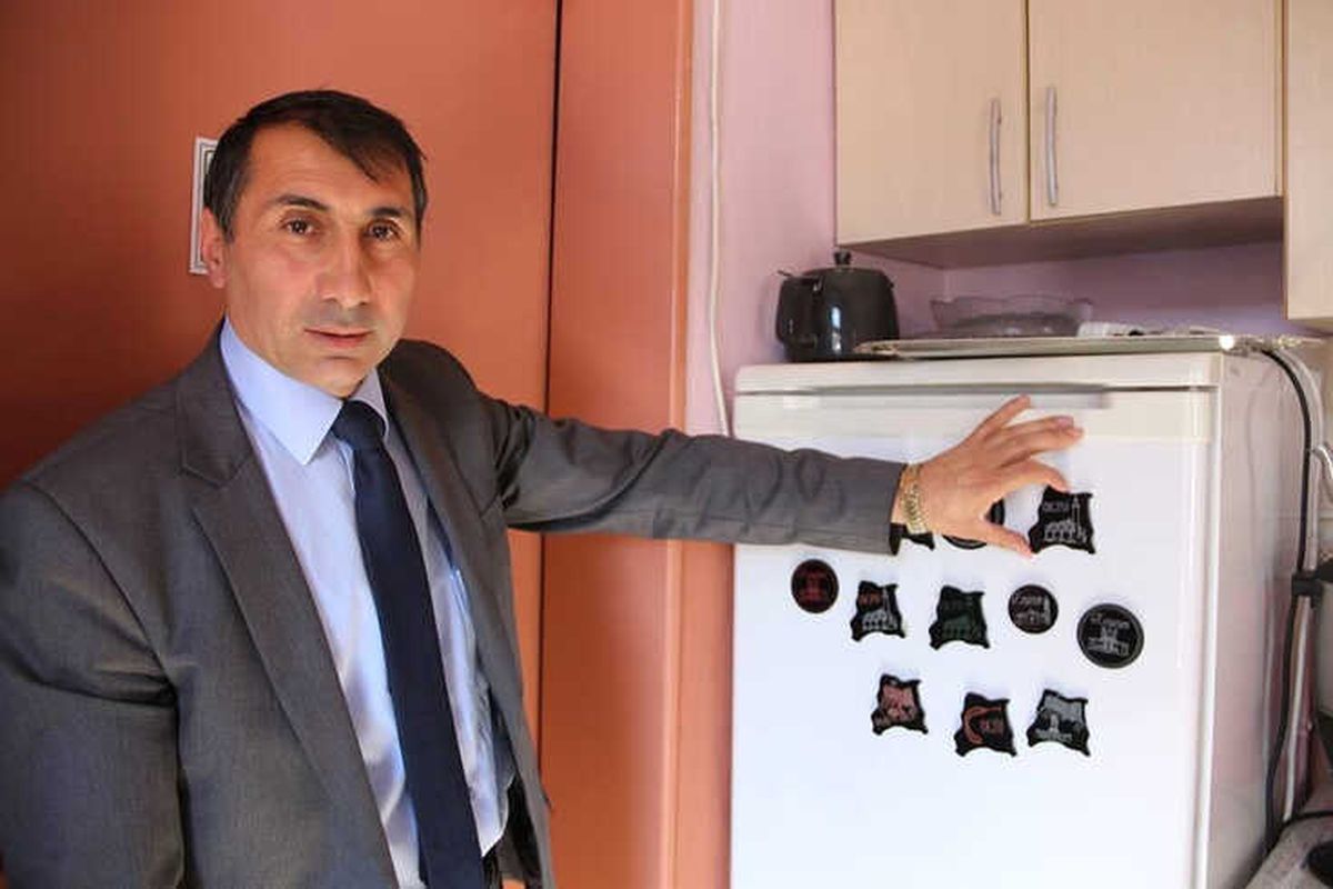 Oltu\'nun İlk Magnetleri Buzdolaplarını Süslemeye Başladı