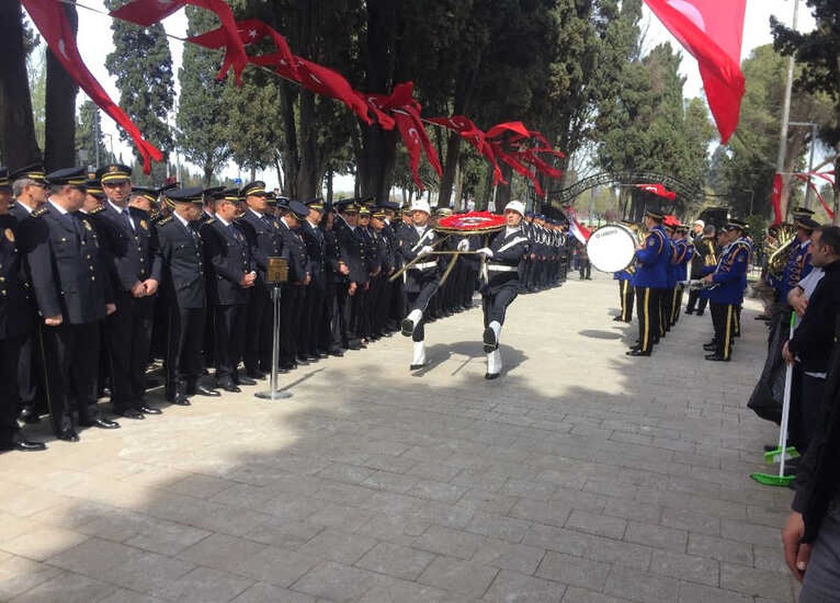 Polis Teşkilatının Kuruluşunun 173. Yılı Kapsamında Şehitlik\'te Anma Töreni