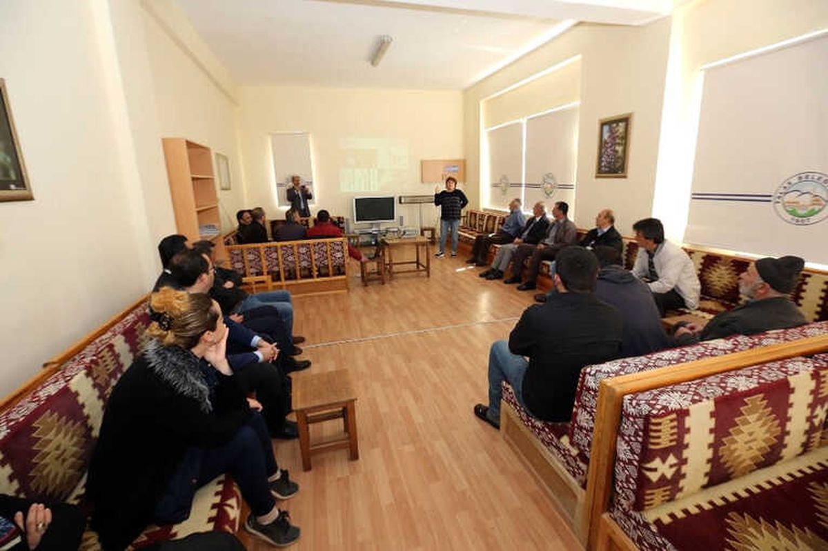 Talas\'ta Çiftçilere Aşılama Eğitimi